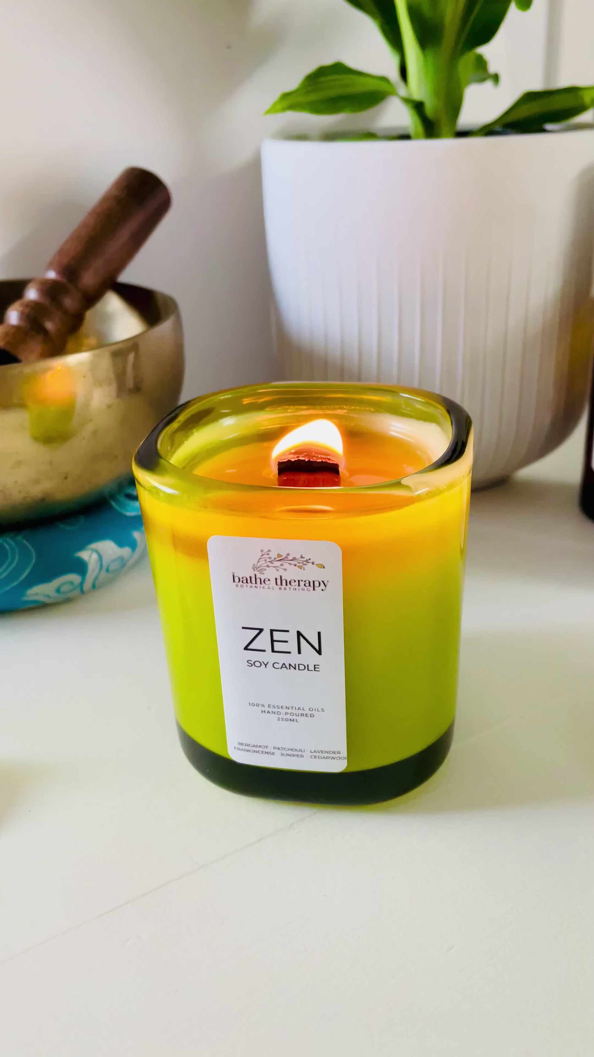Aromatherapy Candle with wood wick 